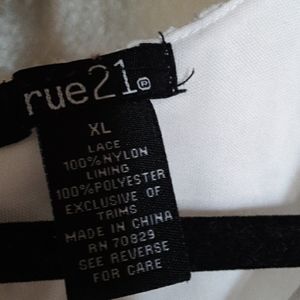 Rue21 Tee shirt